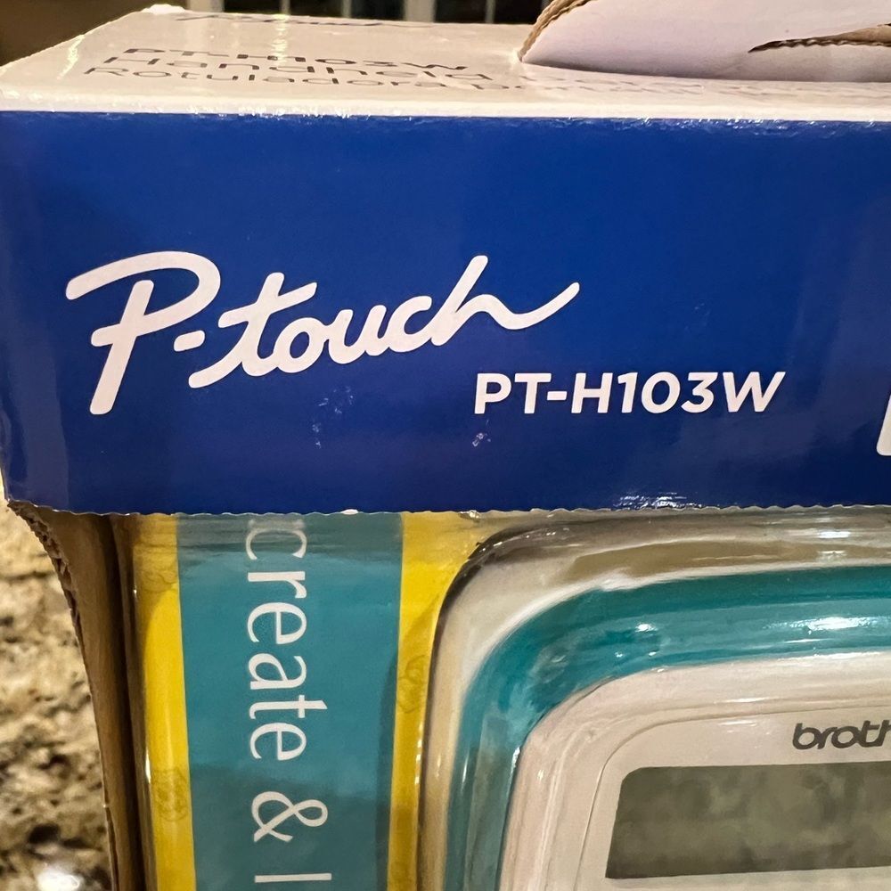 Brother P-touch label maker NEW - Picture 10 of 10